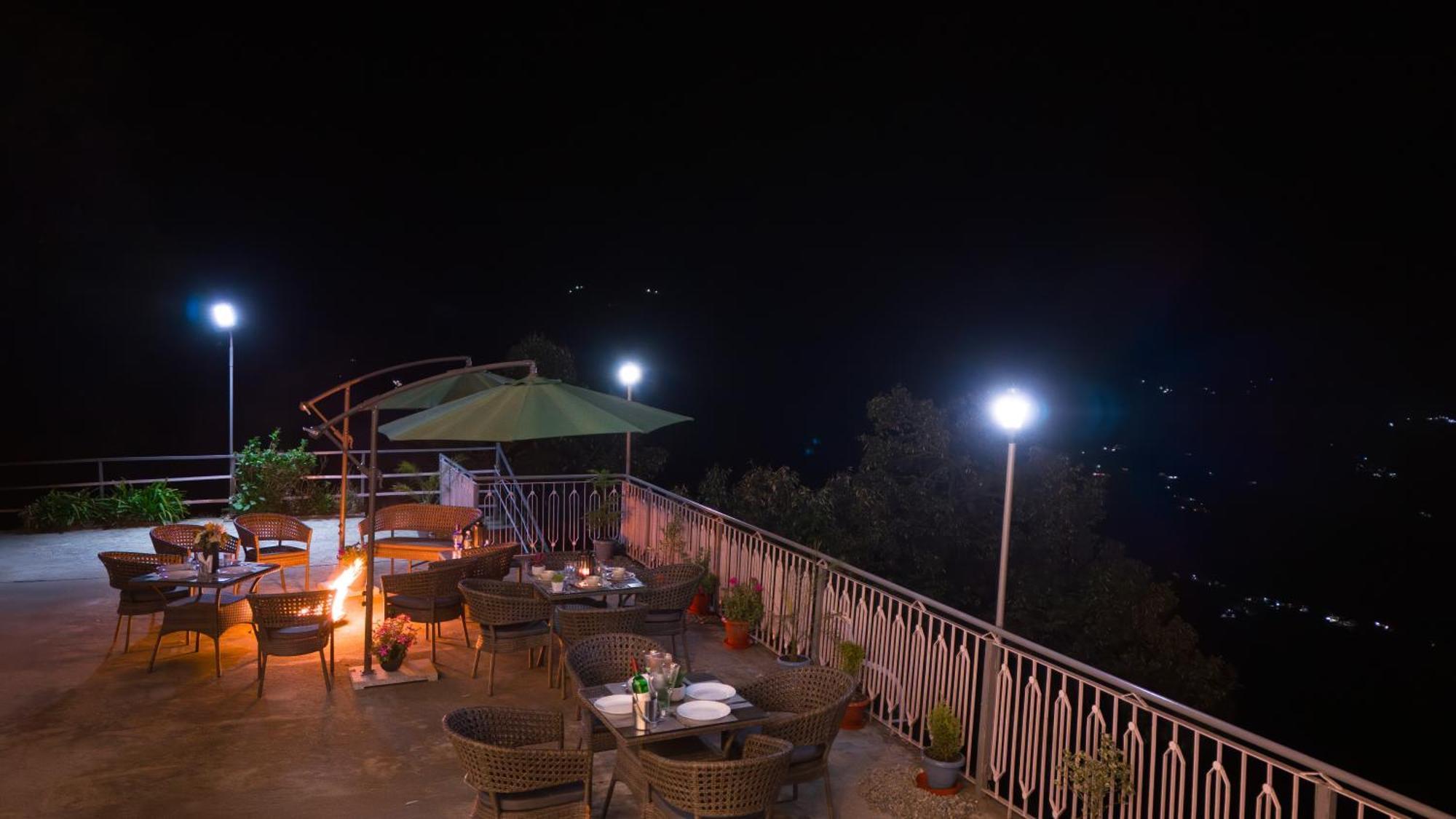 Hotel Crags Далхаузи Экстерьер фото